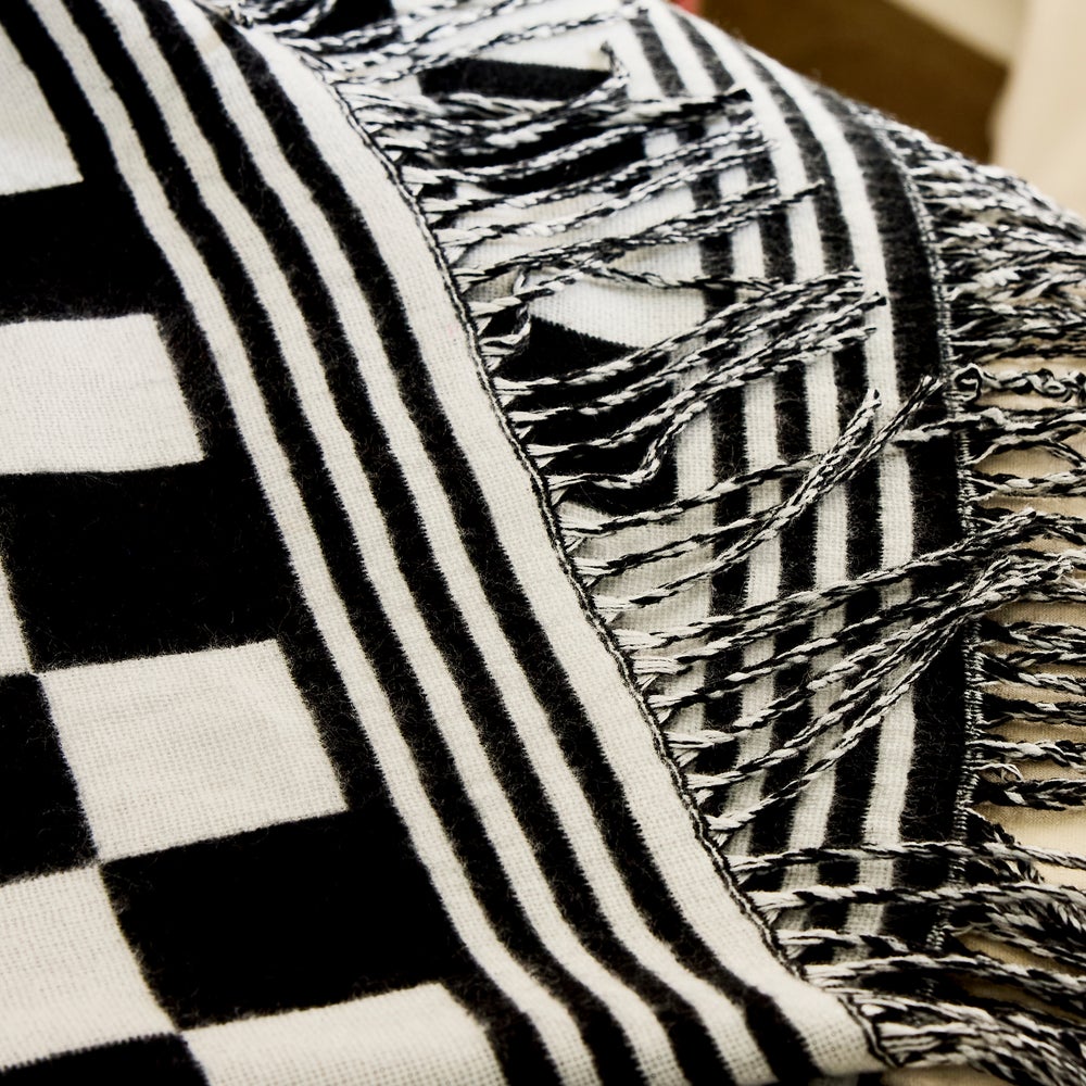 Black & White Check Throw - Image 6
