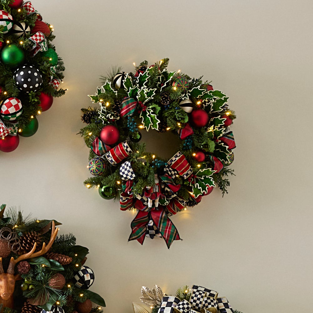 Mackenzie-chilllds Tartastic Illuminated Wreath - Image 2