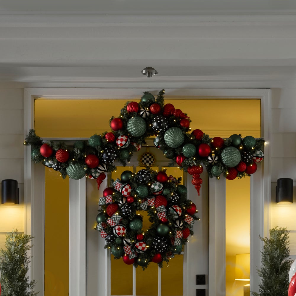 Check It Out Illuminated Garland - Image 3