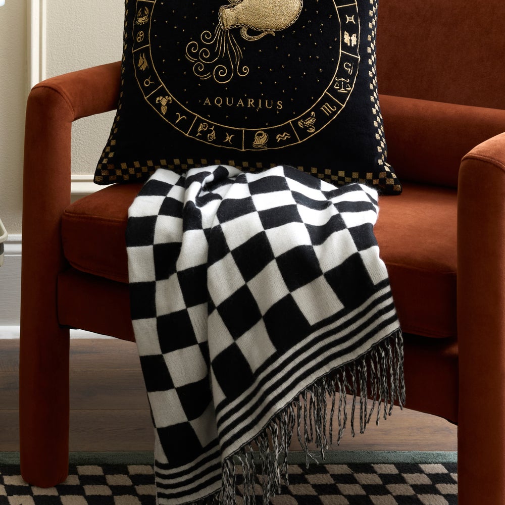 Black & White Check Throw - Image 7