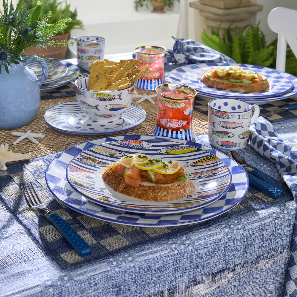 MACKENZIE-CHILDS Mackenzie-chilllds Go Fish Dinner Plate - Image 3