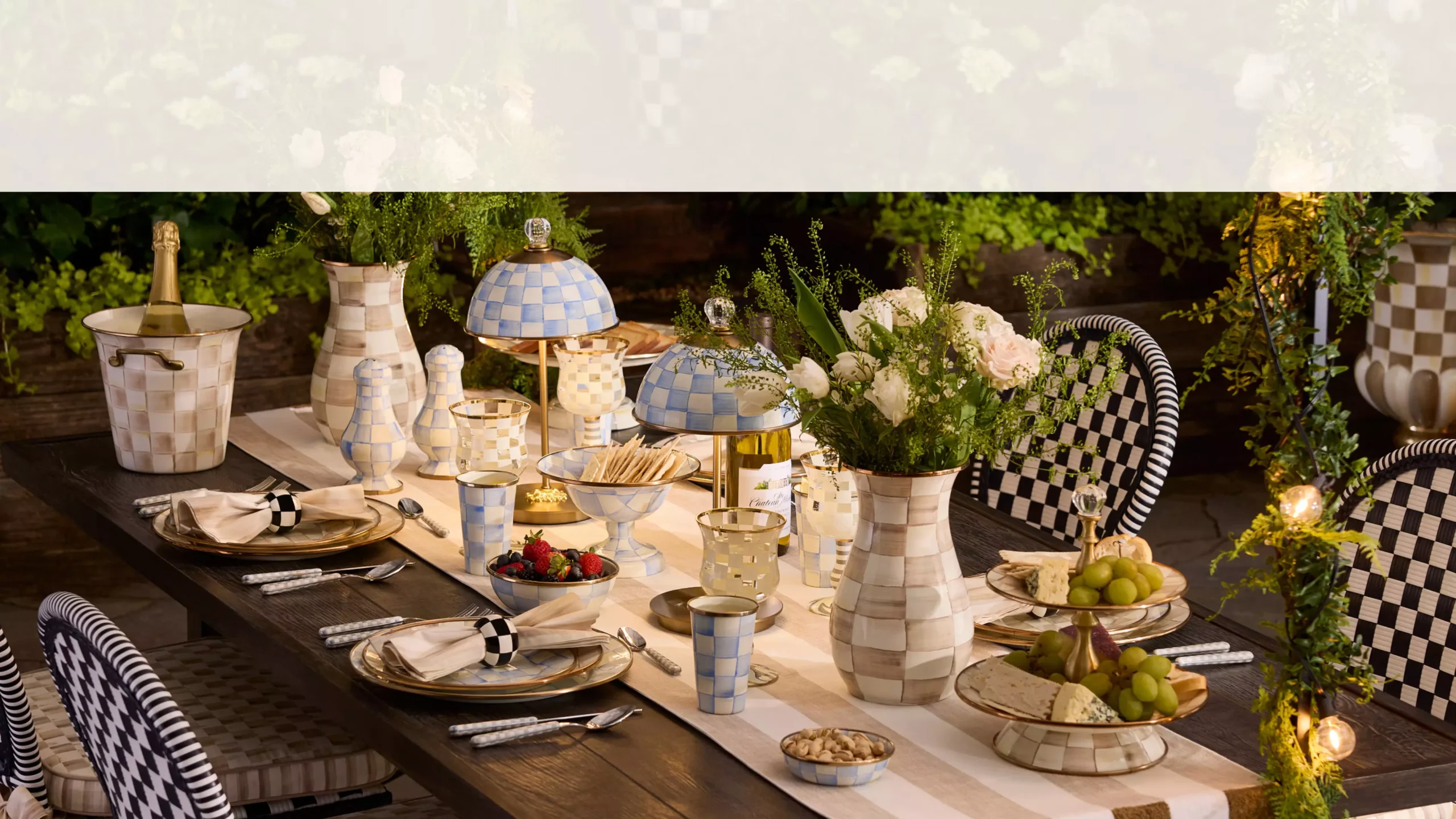 Outdoor living banner